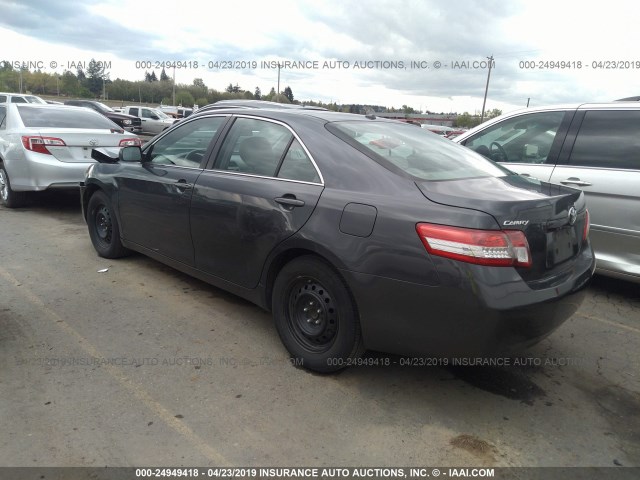 4T1BF3EK3AU080001 - 2010 TOYOTA CAMRY SE/LE/XLE GRAY photo 3