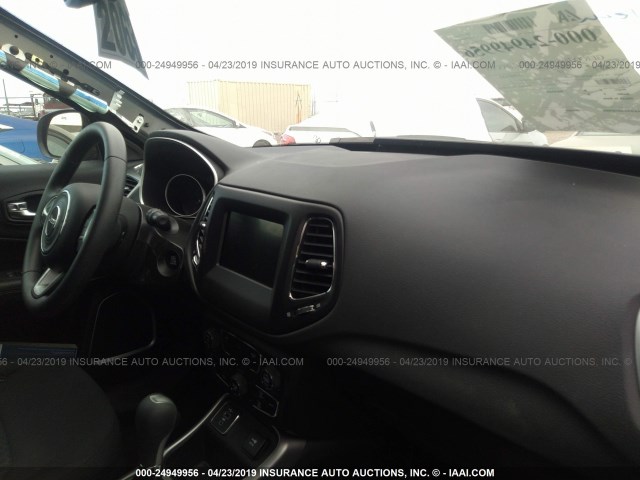 3C4NJCAB3KT615815 - 2019 JEEP COMPASS SPORT GRAY photo 5