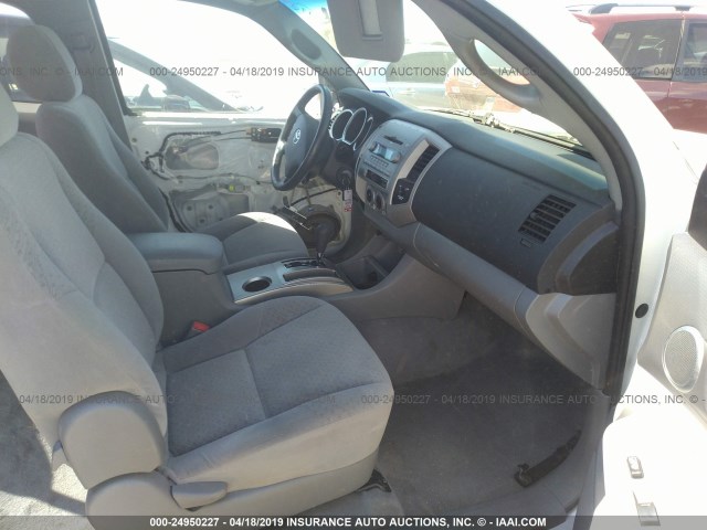 5TETX22N65Z116226 - 2005 TOYOTA TACOMA ACCESS CAB თეთრი ფოტო 5