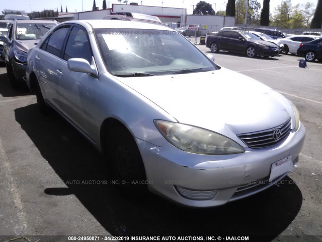 JTDBE32K953023079 - 2005 TOYOTA CAMRY LE/XLE/SE SILVER photo 1