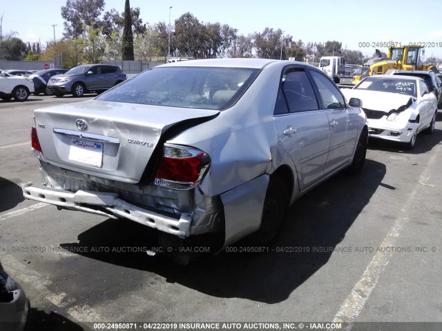 JTDBE32K953023079 - 2005 TOYOTA CAMRY LE/XLE/SE SILVER photo 4