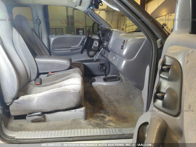 1B7GG22N0YS788230 - 2000 DODGE DAKOTA BLUE photo 5