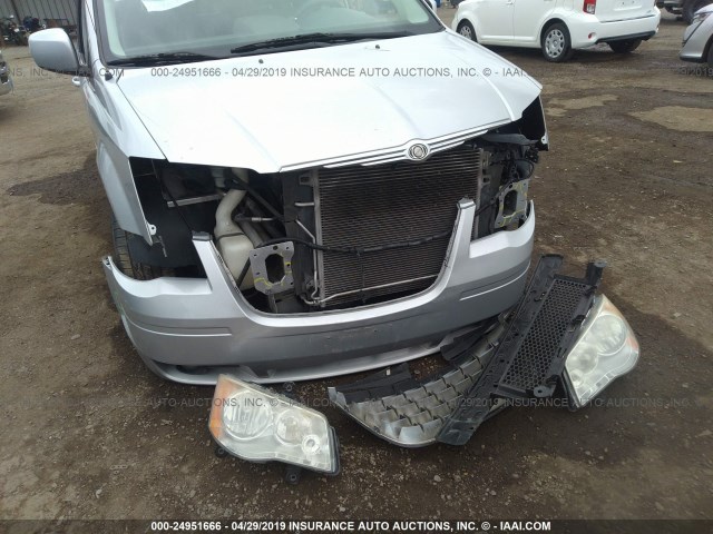 2A8HR54P58R830660 - 2008 CHRYSLER TOWN & COUNTRY TOURING SILVER photo 6