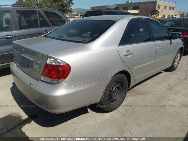 4T1BE32K65U574639 - 2005 TOYOTA CAMRY LE/XLE/SE SILVER photo 4