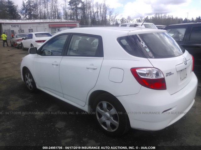 2T1KU40E89C052687 - 2009 TOYOTA COROLLA MATRIX  WHITE photo 3