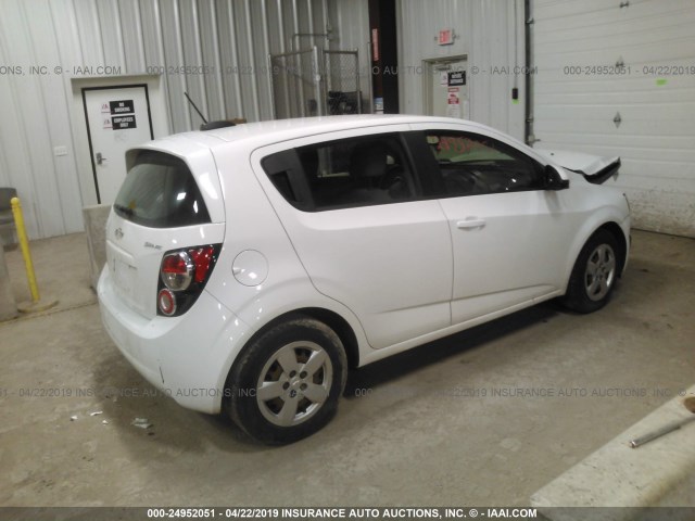 1G1JA6SH0F4195891 - 2015 CHEVROLET SONIC LS WHITE photo 4
