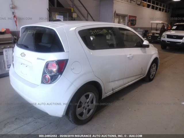 1G1JA6SH2G4173473 - 2016 CHEVROLET SONIC LS WHITE photo 4
