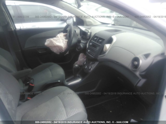 1G1JA6SH2G4173473 - 2016 CHEVROLET SONIC LS WHITE photo 5