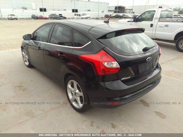 1FAHP3N20CL402958 - 2012 FORD FOCUS TITANIUM BLACK photo 3