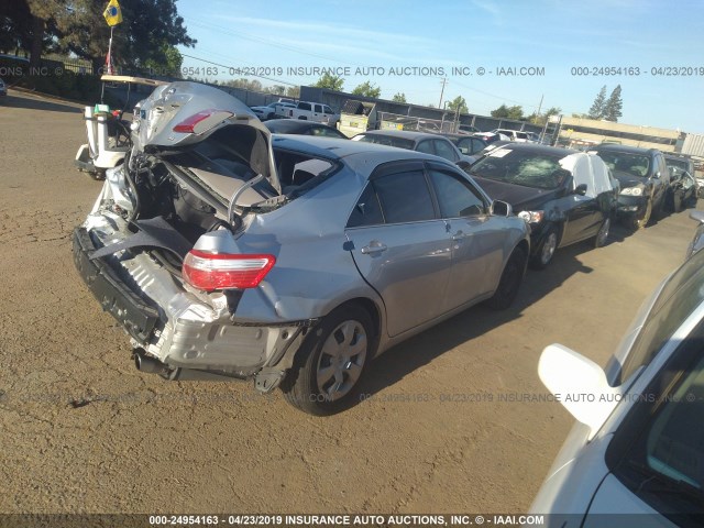 JTNBE46K373046730 - 2007 TOYOTA CAMRY NEW GENERAT CE/LE/XLE/SE SILVER photo 4
