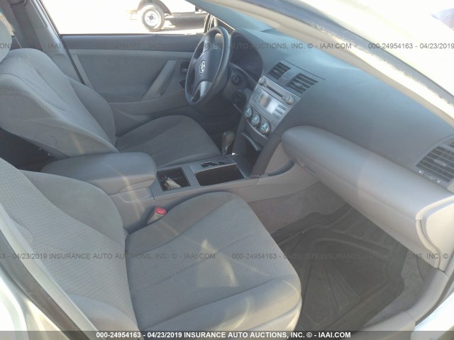 JTNBE46K373046730 - 2007 TOYOTA CAMRY NEW GENERAT CE/LE/XLE/SE SILVER photo 5