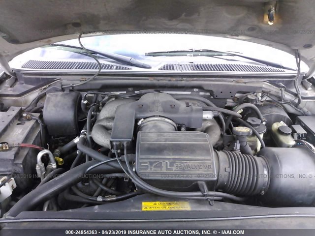 5LMPU28A9XLJ32963 - 1999 LINCOLN NAVIGATOR Argent photo 10