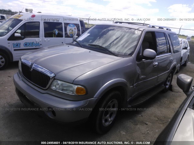 5LMEU27R02LJ07828 - 2002 LINCOLN NAVIGATOR 棕色 照片 2