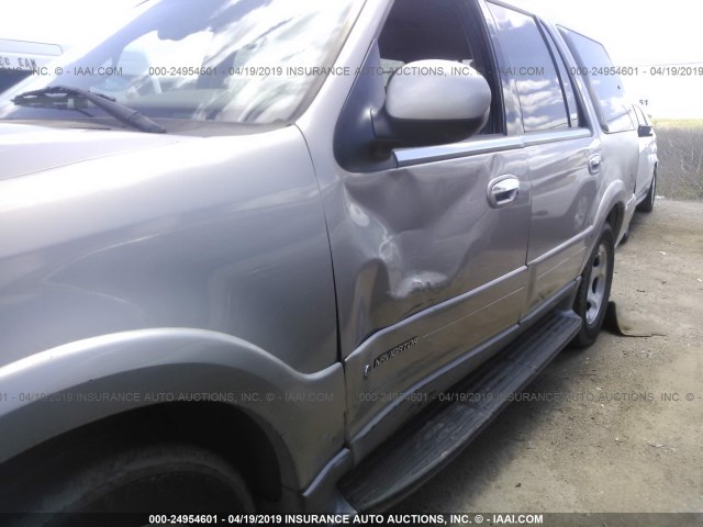 5LMEU27R02LJ07828 - 2002 LINCOLN NAVIGATOR 棕色 照片 6