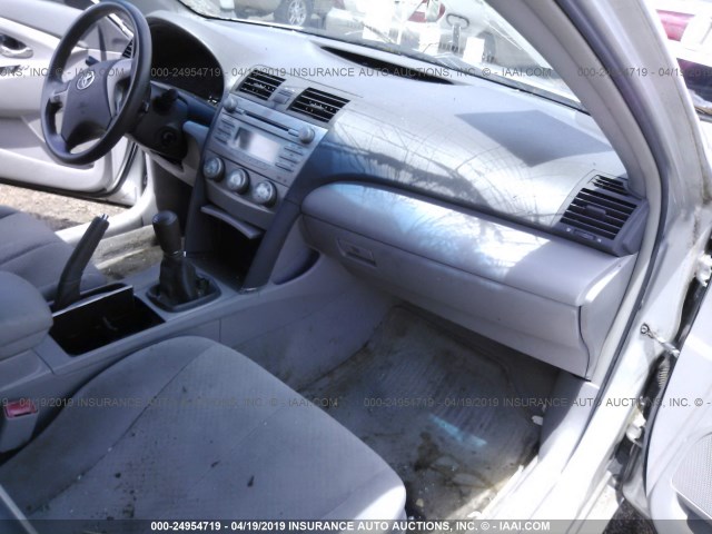 4T1BE46K27U609714 - 2007 TOYOTA CAMRY NEW GENERAT CE/LE/XLE/SE SILVER photo 5