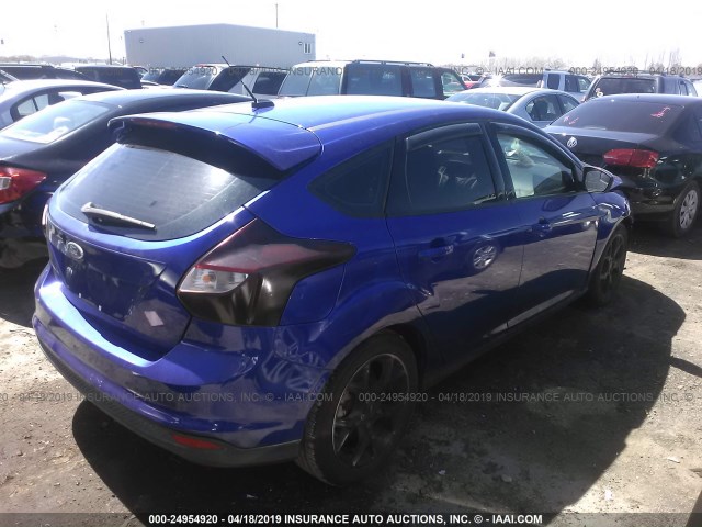 1FADP3K24EL444135 - 2014 FORD FOCUS SE BLUE photo 4