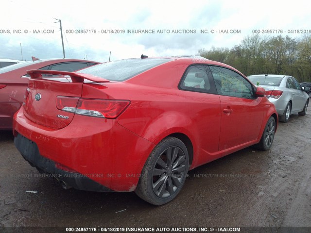 KNAFW6A37B5386861 - 2011 KIA FORTE SX RED photo 4