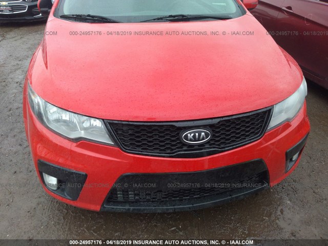 KNAFW6A37B5386861 - 2011 KIA FORTE SX RED photo 6