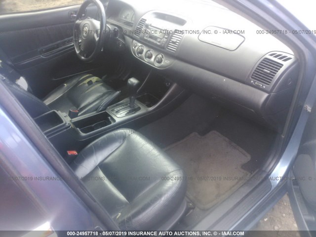 4T1BF32K13U545060 - 2003 TOYOTA CAMRY LE/XLE/SE BLUE photo 5