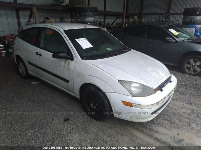 3FAFP31ZX4R115723 - 2004 FORD FOCUS ZX3 WHITE photo 1