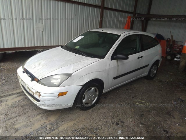 3FAFP31ZX4R115723 - 2004 FORD FOCUS ZX3 WHITE photo 2