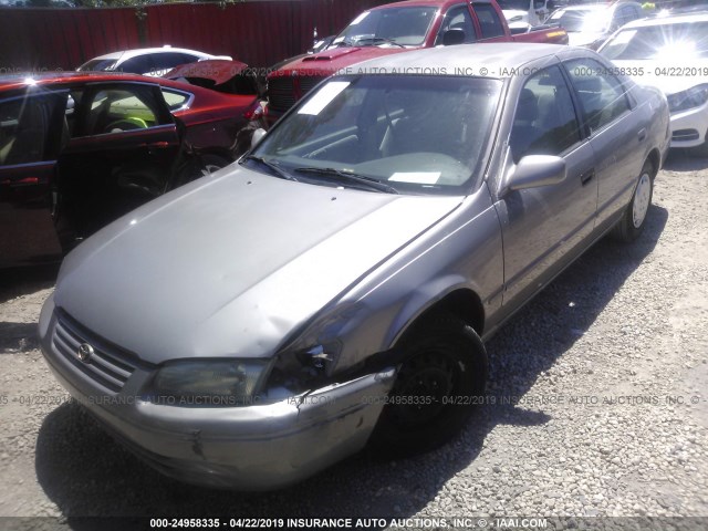 4T1BG22K2VU154946 - 1997 TOYOTA CAMRY CE/LE/XLE GRAY photo 2