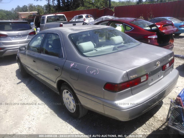 4T1BG22K2VU154946 - 1997 TOYOTA CAMRY CE/LE/XLE GRAY photo 3