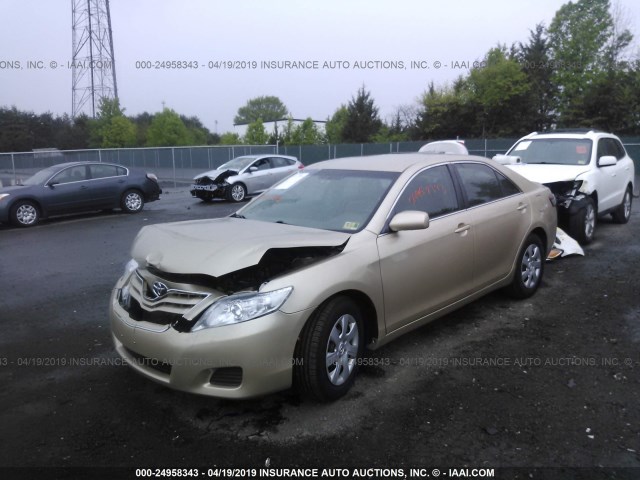 4T1BF3EK3BU615782 - 2011 TOYOTA CAMRY SE/LE/XLE GOLD photo 2