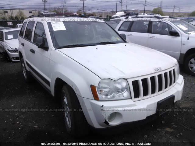 1J8HR48N15C562133 - 2005 JEEP GRAND CHEROKEE LAREDO/COLUMBIA/FREEDOM 白色 照片 1