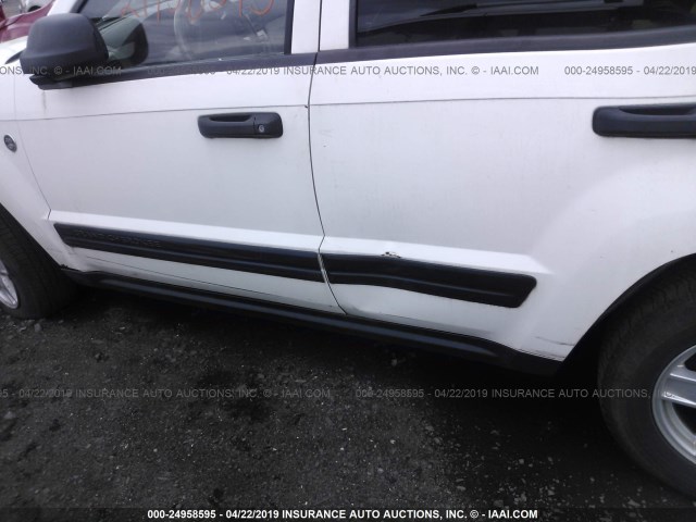1J8HR48N15C562133 - 2005 JEEP GRAND CHEROKEE LAREDO/COLUMBIA/FREEDOM 白色 照片 6