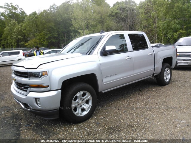 3GCUKREC5JG425567 - 2018 CHEVROLET SILVERADO K1500 LT SILVER photo 2