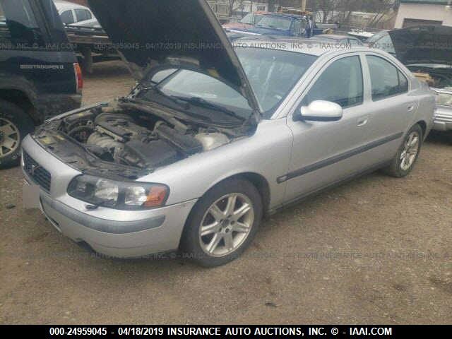 YV1RS61R722102723 - 2002 VOLVO S60 GRAY photo 2