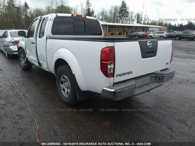 1N6BD06T79C407823 - 2009 NISSAN FRONTIER KING CAB XE/KING CAB SE WHITE photo 3