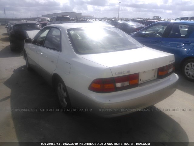 JT8BF22G7V5008733 - 1997 LEXUS ES 300 WHITE photo 3