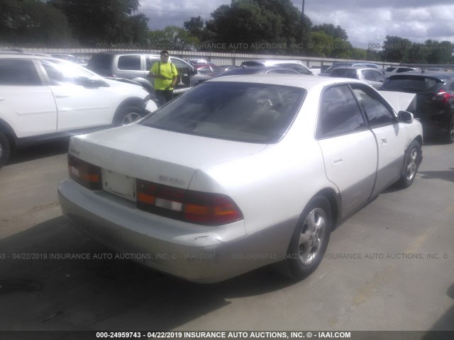 JT8BF22G7V5008733 - 1997 LEXUS ES 300 WHITE photo 4