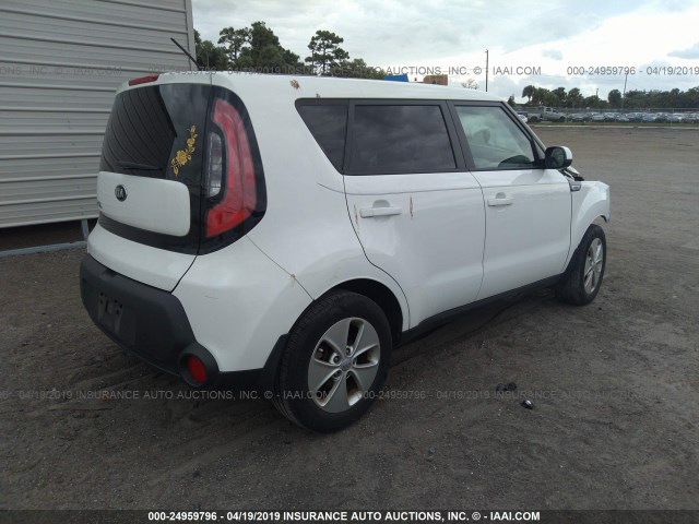 KNDJN2A27G7281460 - 2016 KIA SOUL WHITE photo 4