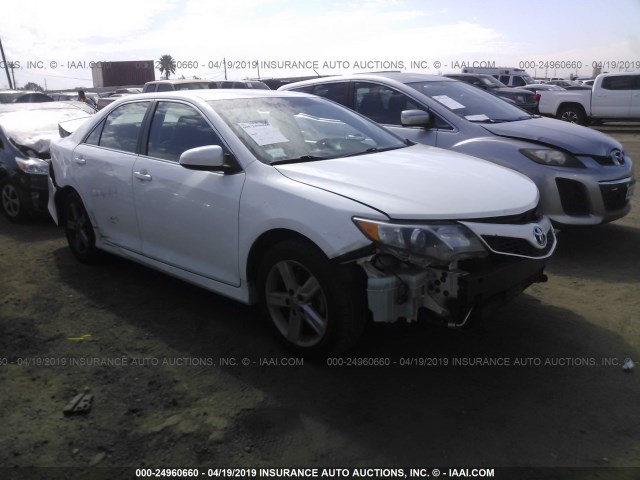 4T1BF1FKXCU118149 - 2012 TOYOTA CAMRY SE/LE/XLE WHITE photo 1