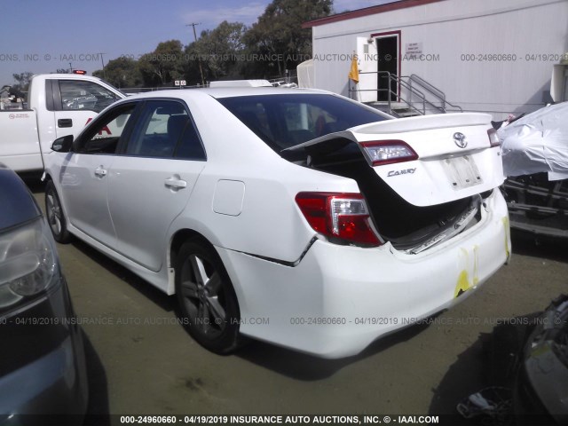 4T1BF1FKXCU118149 - 2012 TOYOTA CAMRY SE/LE/XLE WHITE photo 3