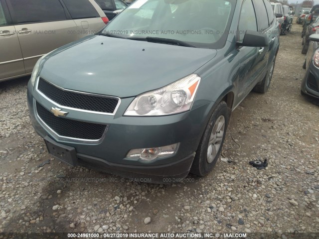 1GNER13D29S122688 - 2009 CHEVROLET TRAVERSE LS GREEN photo 2