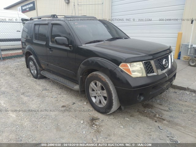 5N1AR18U05C703591 - 2005 NISSAN PATHFINDER LE/SE/XE BLACK photo 1