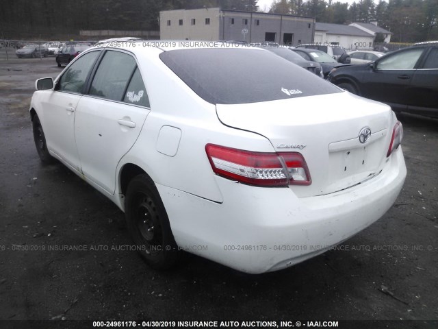 4T1BF3EKXAU553845 - 2010 TOYOTA CAMRY SE/LE/XLE WHITE photo 3