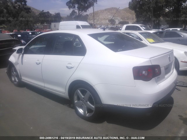 3VWRZ7AJ8AM155064 - 2010 VOLKSWAGEN JETTA SE/SEL WHITE photo 3