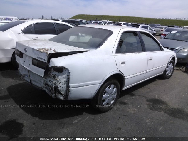 4T1BG22KXXU578300 - 1999 TOYOTA CAMRY CE/LE/XLE WHITE photo 4