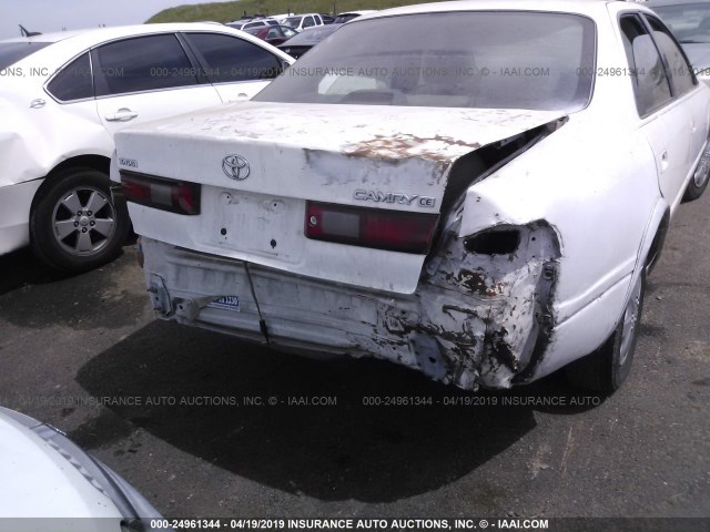 4T1BG22KXXU578300 - 1999 TOYOTA CAMRY CE/LE/XLE WHITE photo 6