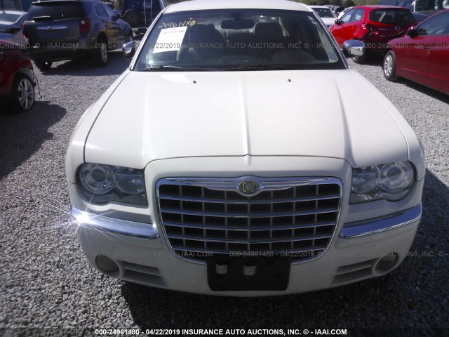 2C3LA63H36H189458 - 2006 CHRYSLER 300C WHITE photo 6