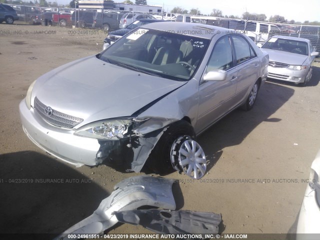 4T1BE32K84U912962 - 2004 TOYOTA CAMRY LE/XLE/SE SILVER photo 2