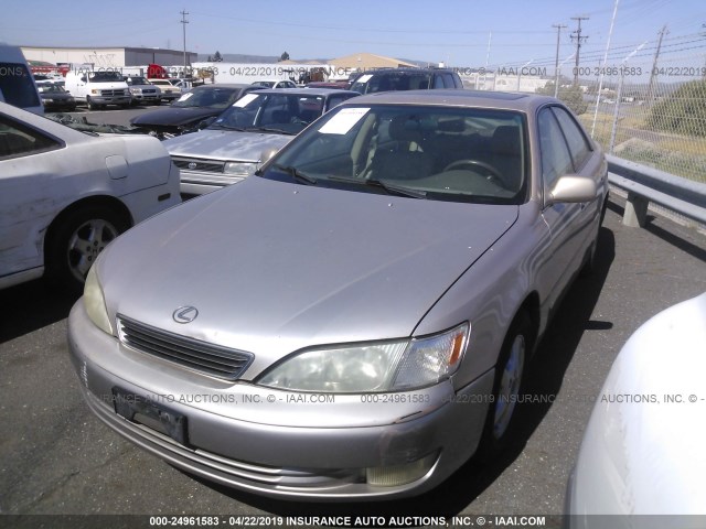 JT8BF28G5X5063319 - 1999 LEXUS ES 300 GOLD photo 2