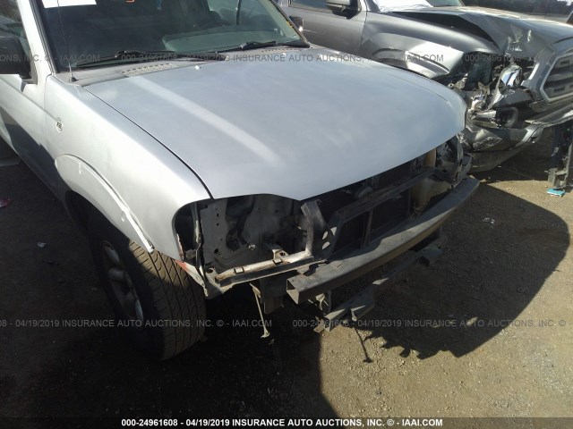 1N6DD26S11C399119 - 2001 NISSAN FRONTIER KING CAB XE SILVER photo 6
