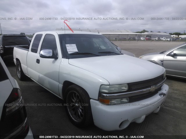 2GCEC19V121399381 - 2002 CHEVROLET SILVERADO C1500 WHITE photo 1