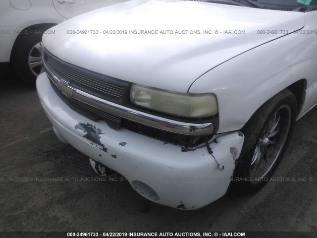 2GCEC19V121399381 - 2002 CHEVROLET SILVERADO C1500 WHITE photo 6